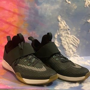 Nike zoom training woman’s size 8 teal green